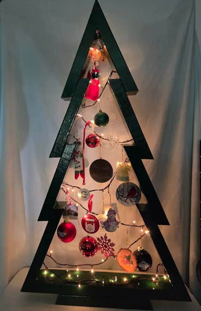 Barnesville Kiwanis Seeks Ornament Walk Sponsors